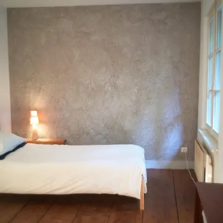 Privée Dans Un Partagé, Propreté 3 Sur 5 *