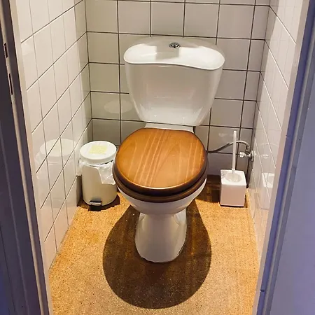 Privee Non Verrouillee Dans Un Partage - Avec Chien ستراسبورغ